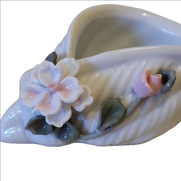 Lefton clamshell porcelain trinket Dish - Picture 2 of 7